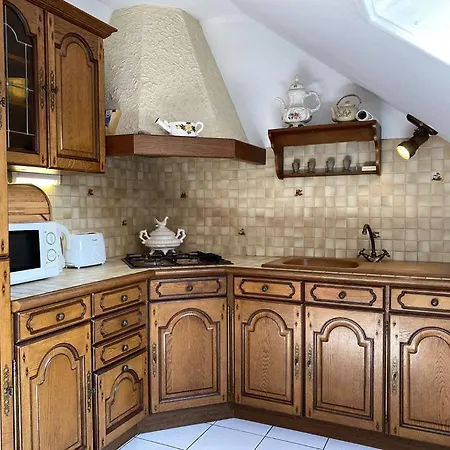 950 - Charmante Maison De Famille Situee A La Bouillie